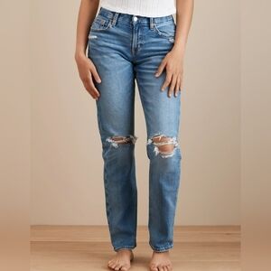 American Eagle Curvy Ripped Straight Jeans Size 2